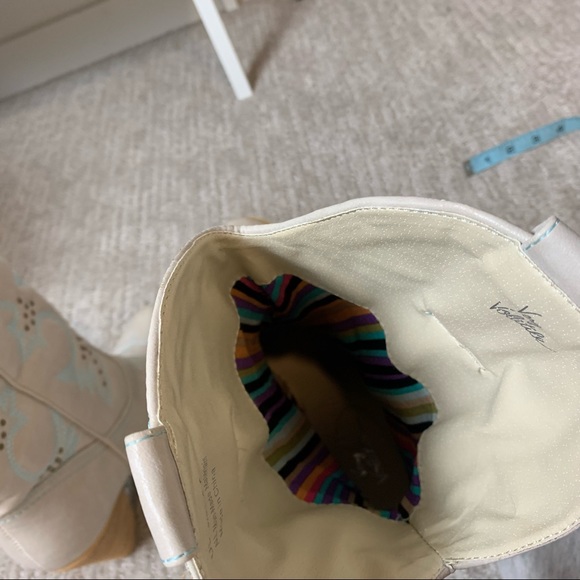 NEW Very Volatile Denver Cowboy Boots Ivory Off White 8.5 - Picture 11 of 16